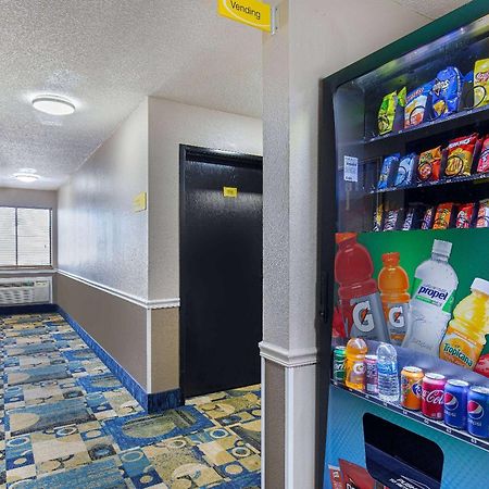 Super 8 By Wyndham Somerset Ngoại thất bức ảnh