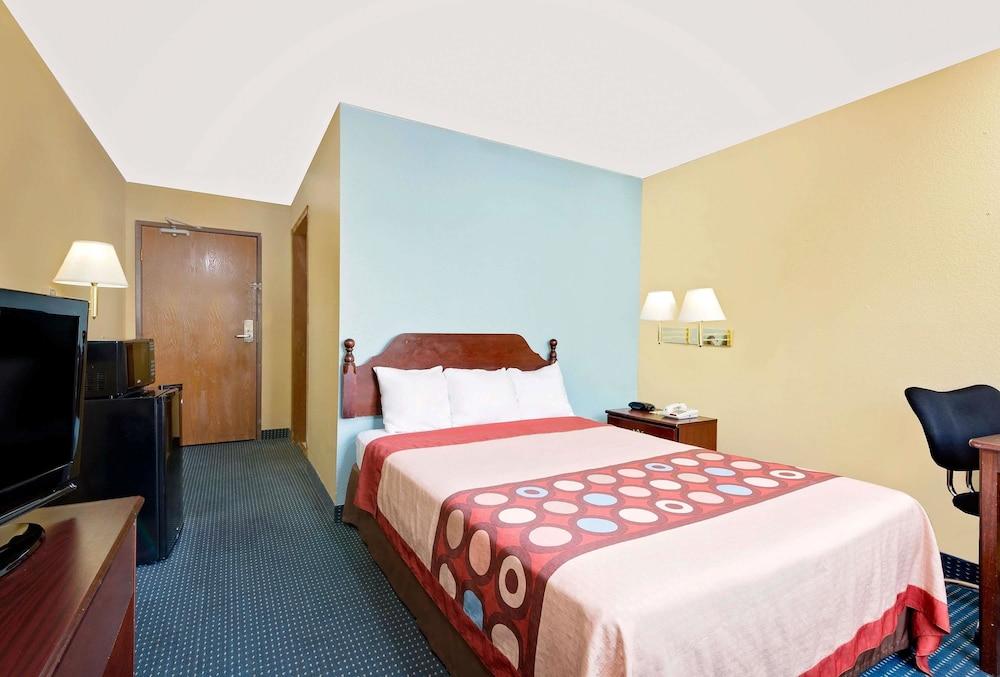 Super 8 By Wyndham Somerset Ngoại thất bức ảnh