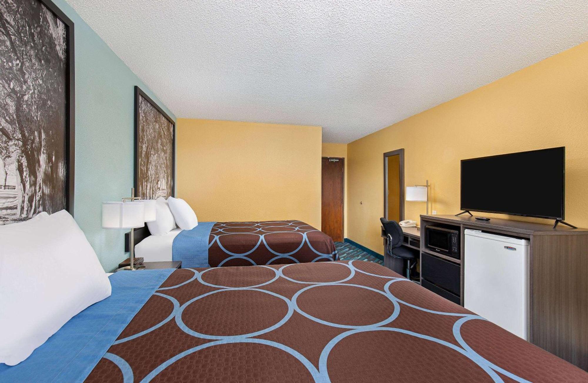 Super 8 By Wyndham Somerset Ngoại thất bức ảnh